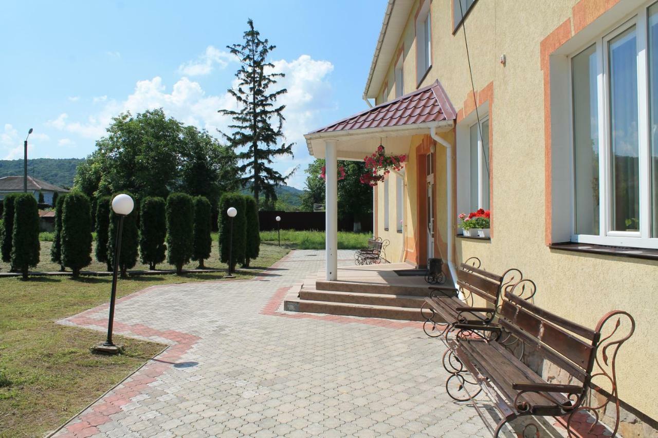Kremin Hotel Kremenetsʼ Exterior foto
