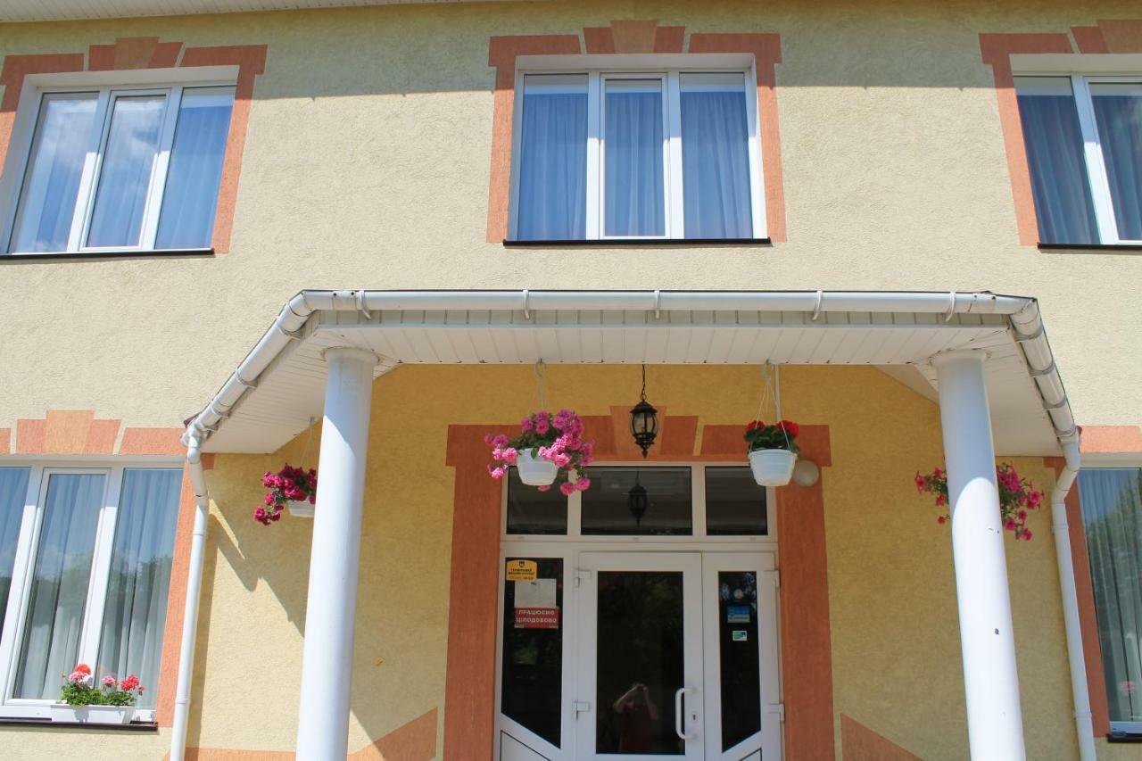 Kremin Hotel Kremenetsʼ Exterior foto