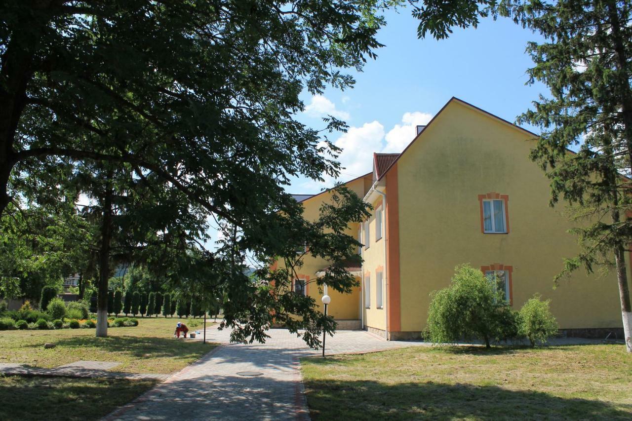 Kremin Hotel Kremenetsʼ Exterior foto