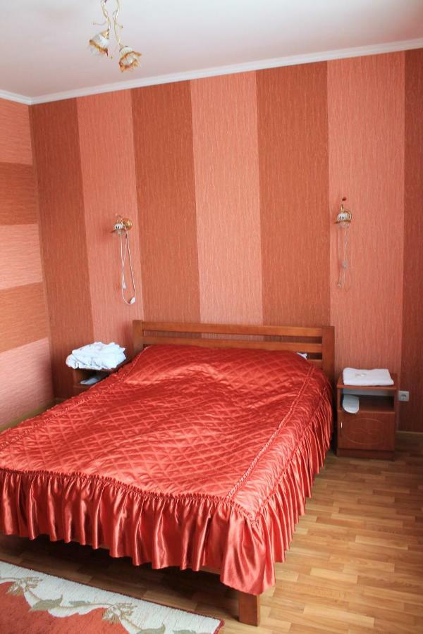 Kremin Hotel Kremenetsʼ Exterior foto